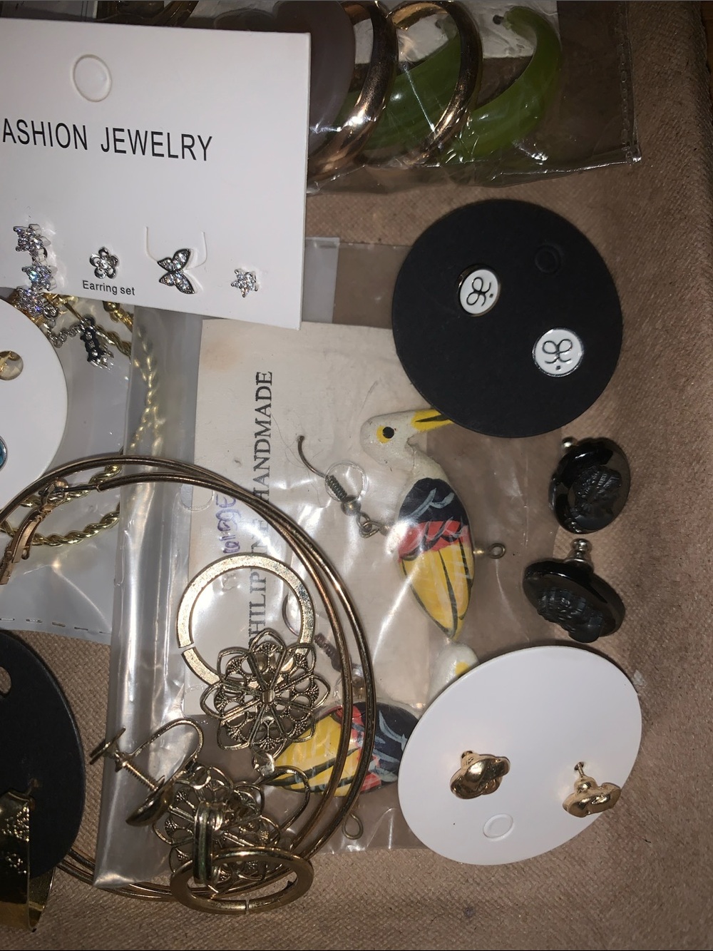 Earring Lot - Picture 2 of 4
